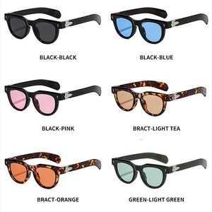 Gafas de Sol Retro de Moda 2025 con Logotipo Personalizado, Montura Grande con Remaches, Protección UV400, para Mujer y Hombre, para Conducir - Product Image 5