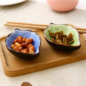 Ceramic Leaf Shape Soy Sauce Dish Set For Condiments And Snacks Pottery Food Serving Plates - Product Image 2
