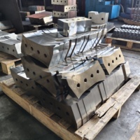 Lame de cisaille hydraulique robuste, couteaux supérieur et inférieur pour machine à découper les ferrailles, fabriquée sur mesure selon mesure d'exemple