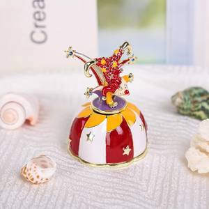 SHINNYGIFTS, <span class=keywords><strong>caja</strong></span> <span class=keywords><strong>de</strong></span> música <span class=keywords><strong>de</strong></span> payasos <span class=keywords><strong>de</strong></span> Metal pequeños pintados a mano con temática <span class=keywords><strong>de</strong></span> hadas, figurita Musical esmaltada Windup Melody, decoración del hogar para niños - Product Image 5