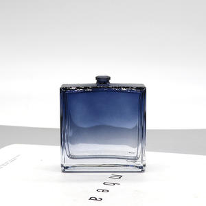 Botellas de Perfume Clásicas de Vidrio Degradado Azul de 50 ml con Atomizador Dorado/Plateado y Tapa Negra de Rosca - Product Image 5