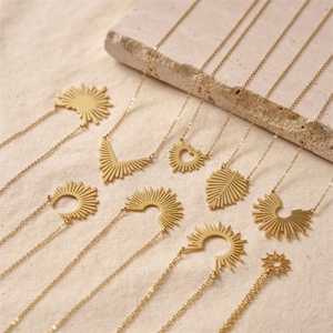 Wholesale Women <b>Necklace</b> Gold Sun Flower Jewelry Custom Stainless Steel Sun Flower Pendant <b>Necklaces</b> - Product Image 3