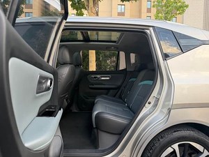 Aion Y SUV électrique <span class=keywords><strong>2022</strong></span> 2023 2024 avec boîte de vitesses automatique, moteur turbo, caméra de recul, sièges en cuir, galerie de toit métallique - Product Image 4