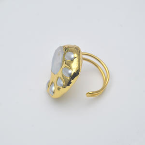 Vente flash Bague en cuivre plaqué or 18 carats en forme de patte de <span class=keywords><strong>chat</strong></span> avec perle d'eau douce naturelle pour femmes - Product Image 6