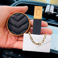 Diffuseur d'arôme de luxe unique pour voiture, clip de ventilation, parfum moderne, sac à chaîne, décoration intérieure de voiture, accessoire de beauté pour vêtements