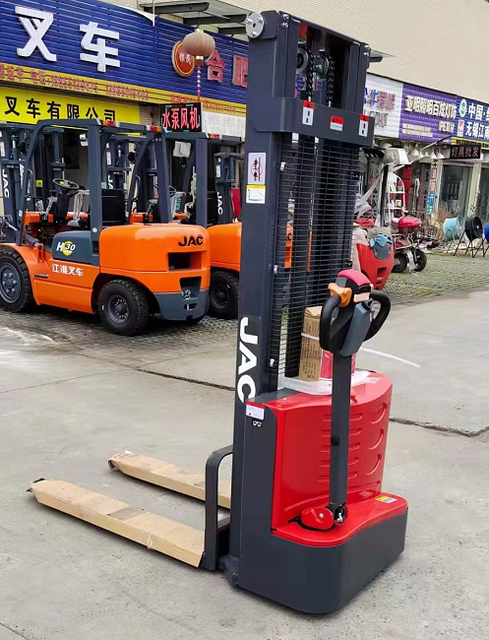Industrial Forklifts HE-159