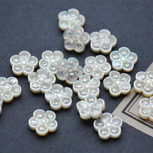 ลูกปัดเปลือกดอกพลัม 12 มม. สีขาวธรรมชาติแกะสลัก สำหรับทำเครื่องประดับ - Product Image 2