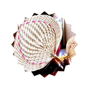 Éventail en feuilles de palmier, artisanat traditionnel - Product Image 1
