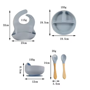 Juego de 7 piezas de vajilla de silicona para bebés, con baberos, plato con ventosa y cuencos, ideal para la alimentación y destete de bebés. ¡Gran oferta! - Product Image 4