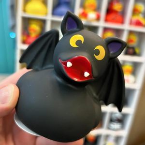 เป็ดยางรูปค้างคาว การ์ตูนเรซิ่น ของเล่นในห้องน้ำ ของตกแต่งสำหรับเด็กและผู้ใหญ่ - Product Image 2