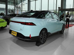 Compact SUV XiaopengP5 High-Speed 4-Wheel Electric <b>Vehicle</b> High Quality <b>New</b> <b>Energy</b> <b>Vehicle</b> China - Product Image 5