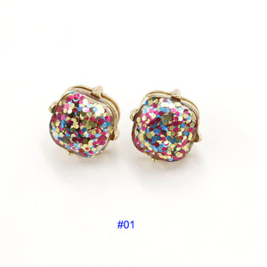 Oro piccolo quadrato della resina di cristallo della vite prigioniera glitter orecchino - Product Image 1