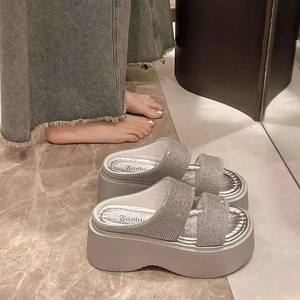 Sandales compensées personnalisées pour femmes avec strass, double bride, pailletées, rehaussantes, vente en gros - Product Image 3