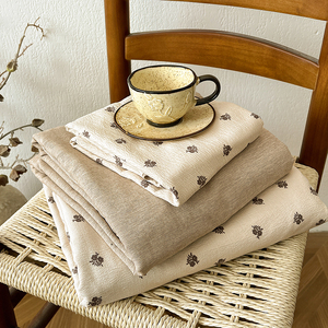 Juego de Cama de Cuatro Piezas de Algodón Lavado Jacquard de Alta Calidad con Diseño Floral Pequeño, Estilo Moderno, Sábanas y Funda de Edredón Sencillas - Product Image 6