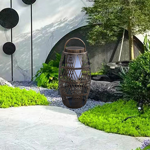 Lámpara de Jardín LED Solar para Exteriores, Resistente al Agua, para Iluminación de Patio y Caminos - Product Image 3