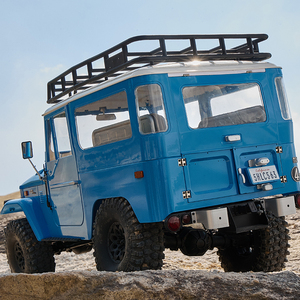 รถบังคับวิทยุ FMS Land Cruiser RC Crawler ขนาด 1/10 ตัวถังโลหะผสมแข็งแรง พร้อมไฟ LED รีโมทคอนโทรล ขับเคลื่อน 4 ล้อ สำหรับมืออาชีพ รถออฟโรดปีนเขา - Product Image 5