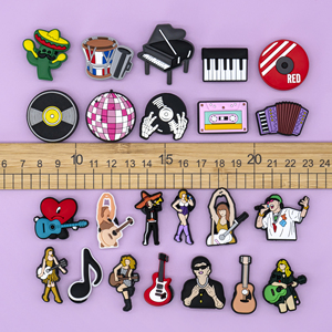 Personalizada música estrella zapato encanto conjunto con guitarra micrófono Piano icónico cantante diseños para moda zuecos accesorios zapato encanto a granel - Product Image 4