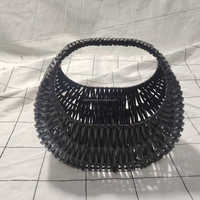 Panier en rotin PE fabriqué en usine avec poignée, panier cadeau demi-lune, couleur noire, pour les fêtes, petite taille