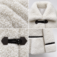 Manteau Teddy Oversize Blanc OEM à Revers Cranté, Boutons Foncés et Bande Contrastante pour un Style Urbain Automne-Hiver