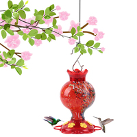 Vente en gros de mangeoires à colibris en verre soufflé à la main, mangeoire à néectar suspendue pour jardin extérieur, cour arrière, OEM personnalisé