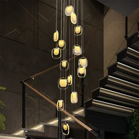 Lustre moderne sur mesure, grand et long, pour escalier, salle à manger, hall d'entrée, directement de l'usine