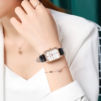 Jam Tangan Wanita Quartz Hijau Kecil Cantik Tren Douyin Kuaishou 2026, Tali Akrilik Ramah Lingkungan, Casing Persegi 10mm, Jarum Penunjuk