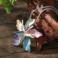 Collares de cadena para clavícula Meetyoo de aleación ecológica con colgante de flor colorida de doble capa exagerada y simulada, esmaltados