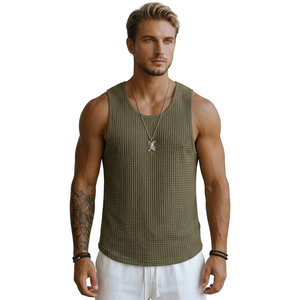 Débardeur en tricot gaufré vert olive pour homme, col rond, couleur unie, respirant, décontracté, sans manches, pour l'été - Product Image 1