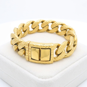 Pulsera de Eslabones Cubanos Cruzados Martillados de Latón Chapado en Oro de 18K, Resistente al Deslustre e Impermeable, de 17mm de Ancho, para Hombre, Estilo Hip Hop Moderno - Product Image 1