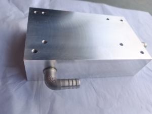 Profil aluminium radiator berpendingin air dengan saluran sirkulasi air untuk pembuangan panas pelat berpendingin air - Product Image 3