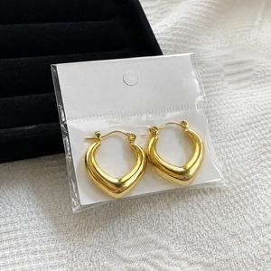 Boucles d'oreilles pendantes en acier inoxydable plaqué or 18 carats, style bohème, forme animale, géométrie irrégulière et design minimaliste - Product Image 3