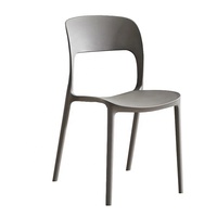 Chaise de salle à manger en polypropylène empilable, robuste, de style italien, design moderne européen, pour la maison, le bar, l'appartement, la salle de sport, l'entrepôt, vente chaude