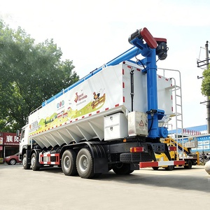 Camión Cisterna HOWO 8X4 de 25 Toneladas y 40 m³ de Gran Capacidad para Alimentación a Granel con Sistema de Descarga Rápida para Granjas Avícolas - Product Image 1