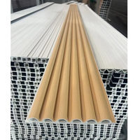 Panneaux muraux en composite bois-plastique WPC 3D modernes, à grain de bois, multi-tailles, en PVC, designs populaires pour la décoration
