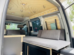 เตียงดัดแปลงสำหรับรถตู้แคมป์เปอร์แคดดี้ พร้อมกล่องมัจิกบ็อกซ์ - Product Image 3