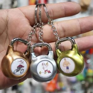 Kettlebell Bege 16 kg 12 livres, porte-clés personnalisé DIY, modèle F45, en métal triangulaire pour la gym - Product Image 3