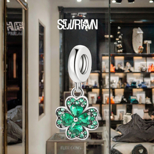 Vente en gros de pendentif trèfle à quatre feuilles en argent sterling 925 avec zircon élégant bracelet à breloques accessoire pour cadeau - Product Image 3