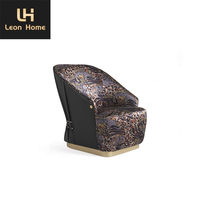 Fauteuil simple postmoderne fauteuil en tissu à cadre en bois avec pied en acier inoxydable fauteuil de luxe pour salon