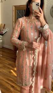 Hermosa secuencia bordado Top pantalón Dupatta para mujeres ropa de seda india y paquistaní con estilo Bollywood para fiestas - Product Image 5