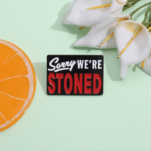 <span class=keywords><strong>Siamo</strong></span> lapidati spille quadrate in smalto citazioni divertenti spille risvolto gioielli per vestiti - Product Image 2