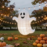 Lanternes de festival colorées en soie sur le thème d'Halloween : chauve-souris, fantôme, araignée, citrouille pour la décoration de jardin, pelouse et fêtes