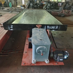 Mesa vibratoria de separación por gravedad con motor de ranura profunda de 60 mm para la separación de oro, cobre, estaño, titanio, hierro, tungsteno y carbón. - Product Image 1