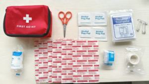 Personalizado impermeable preembalado pequeño 45 piezas botiquín de primeros auxilios portátil de viaje de emergencia médica con suplemento - Product Image 4