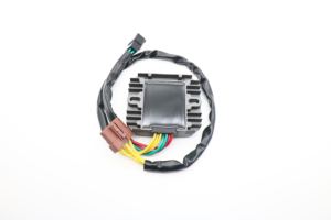Regolatore di Tensione Raddrizzatore per Piaggio Beverly <span class=keywords><strong>500</strong></span> <span class=keywords><strong>Aprilia</strong></span> AP8127205 AP8127809 Gilera Nexus SP IE <span class=keywords><strong>500</strong></span> 639110 02602400 - Product Image 3