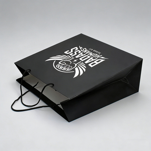 <span class=keywords><strong>Bolsas</strong></span> de Papel <span class=keywords><strong>Kraft</strong></span> Negras Personalizadas con Logotipo en Lámina Dorada, <span class=keywords><strong>Bolsas</strong></span> de Regalo Ecológicas de Lujo para Joyería - Product Image 5
