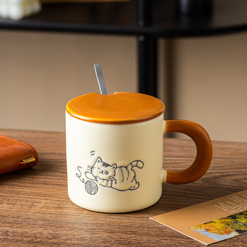 playing cat(cup with lid and spoon)