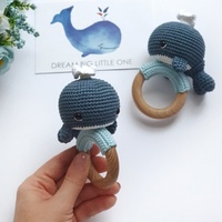 Animaux en crochet faits main en coton (Larve, Abeille, Chat, Baleine, Méduse, Ours) avec hochet à anneau en bois de hêtre, décoration de sapin de Noël