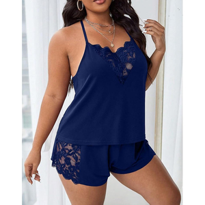 Ensemble de shorts de nuit minimalistes à col en V pour femmes en coton biologique, silhouette décontractée et allure sexy et décontractée - Product Image 6