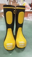 Bottes de pompier conformes aux normes CE, de haute qualité, imperméables, semelles en caoutchouc vulcanisé, semelle intérieure isolante et amortissante, directement de l'usine