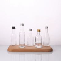 Botol Kaca Mini 50ml untuk Minuman Keras dengan Tutup Sekrup Dekorasi Firing untuk Anggur, Spirit, Vodka, Brandy, Whisky
